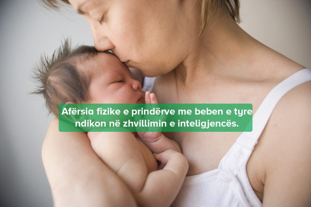 Përqafimi i Bebeve